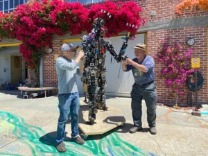 Cameraman sculpture - Marc Ribaud